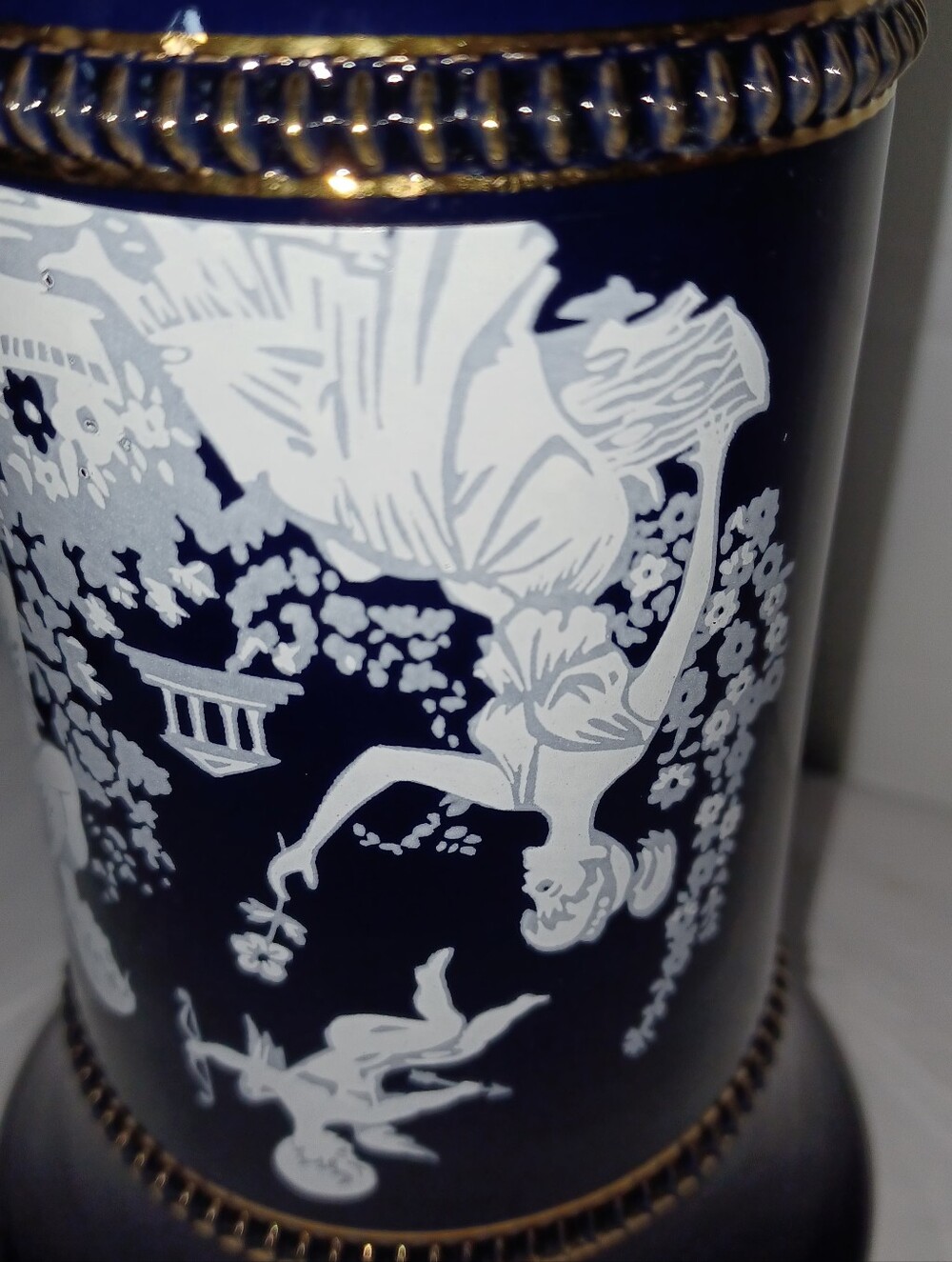 Vintage Hand Made Florentine Italy Blue Classical Vase with White Cameo Motif - Picture 4 of 16